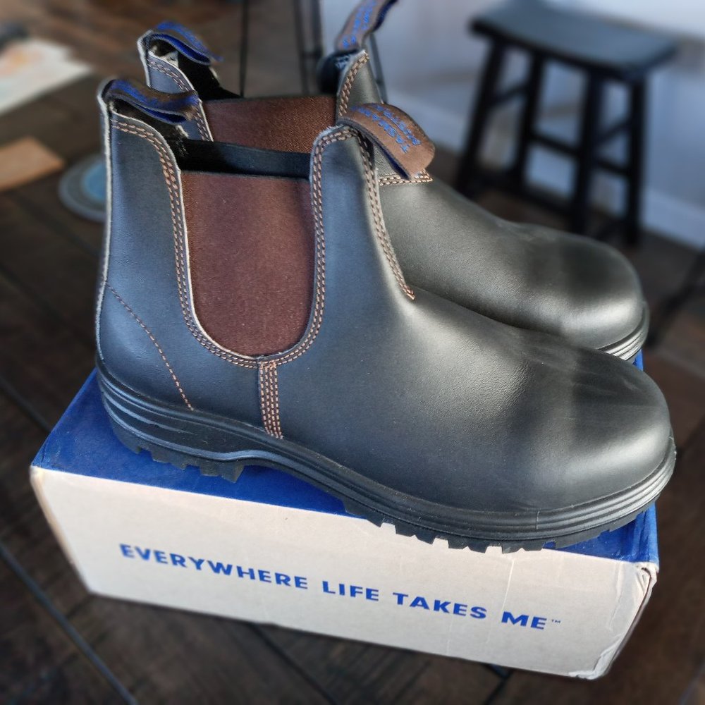 NWT Blundstone #140 Boots